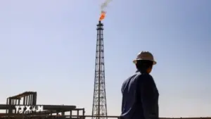 Đọc nhanh 3-4: Giá dầu lại vọt lên; Vinaconex bầu sếp mới sau khi lãnh đạo bị bắt