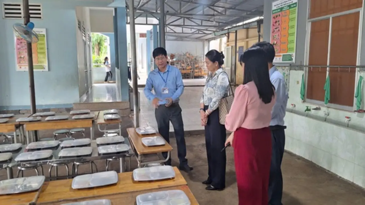 Đồng Nai: Rà soát toàn bộ hợp đồng cung cấp thực phẩm tại bếp ăn trường học