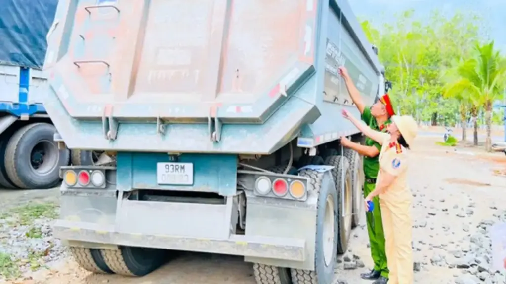 Đồng Nai tổng rà soát gần 4.000 xe trọng tải lớn từ 15 tấn