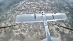 Drone Nga đâm xuyên, khiến UAV Ukraine bốc cháy