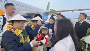 Du khách Trung Quốc sang Việt Nam quét QR Alipay, thanh toán ‘như ở nhà’