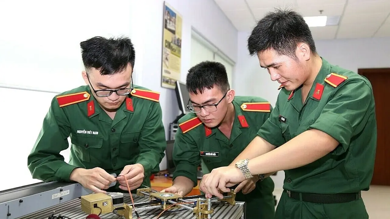 Dự kiến phong thẳng hàm thượng úy cho kỹ sư quân đội tài năng