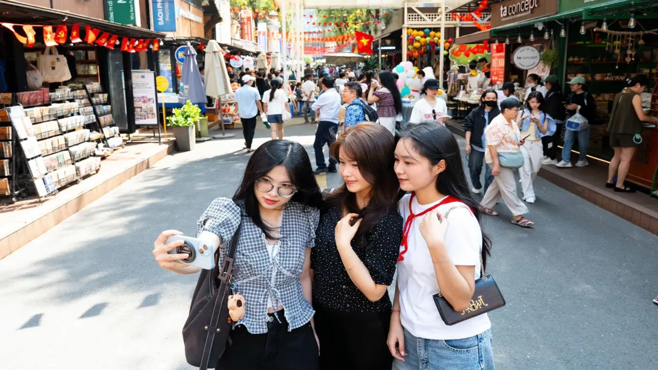 Du lịch 30-4 và 1-5: Staycation lên ngôi, khách sạn TP.HCM tung loạt trải nghiệm hấp dẫn