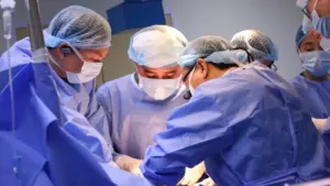 Gần 100 y bác sĩ lập 4 phòng mổ lấy - ghép tạng cho 7 người