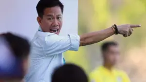 GĐKT Hoàng Anh Tuấn cùng Trường ĐH Nha Trang quyết vượt núi cao