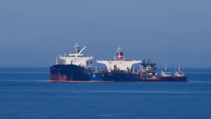 Giá dầu bật tăng khi ông Trump dọa không kích Iran thêm 2-3 tuần