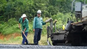 Giá dầu tăng cao làm ảnh hưởng các dự án kết nối sân bay Long Thành