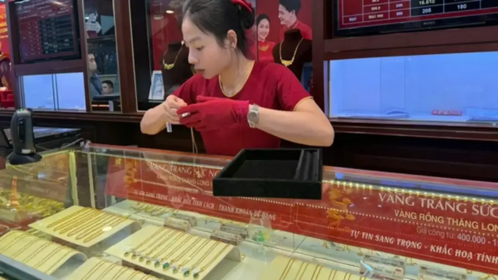 Giá vàng, giá bạc sáng 10.4 đồng loạt bật tăng