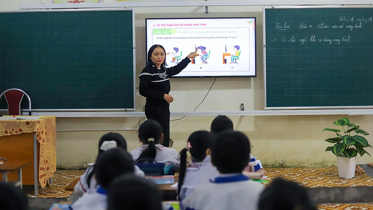 Giáo viên, nhân viên hợp đồng kiệt quệ vì không có lương