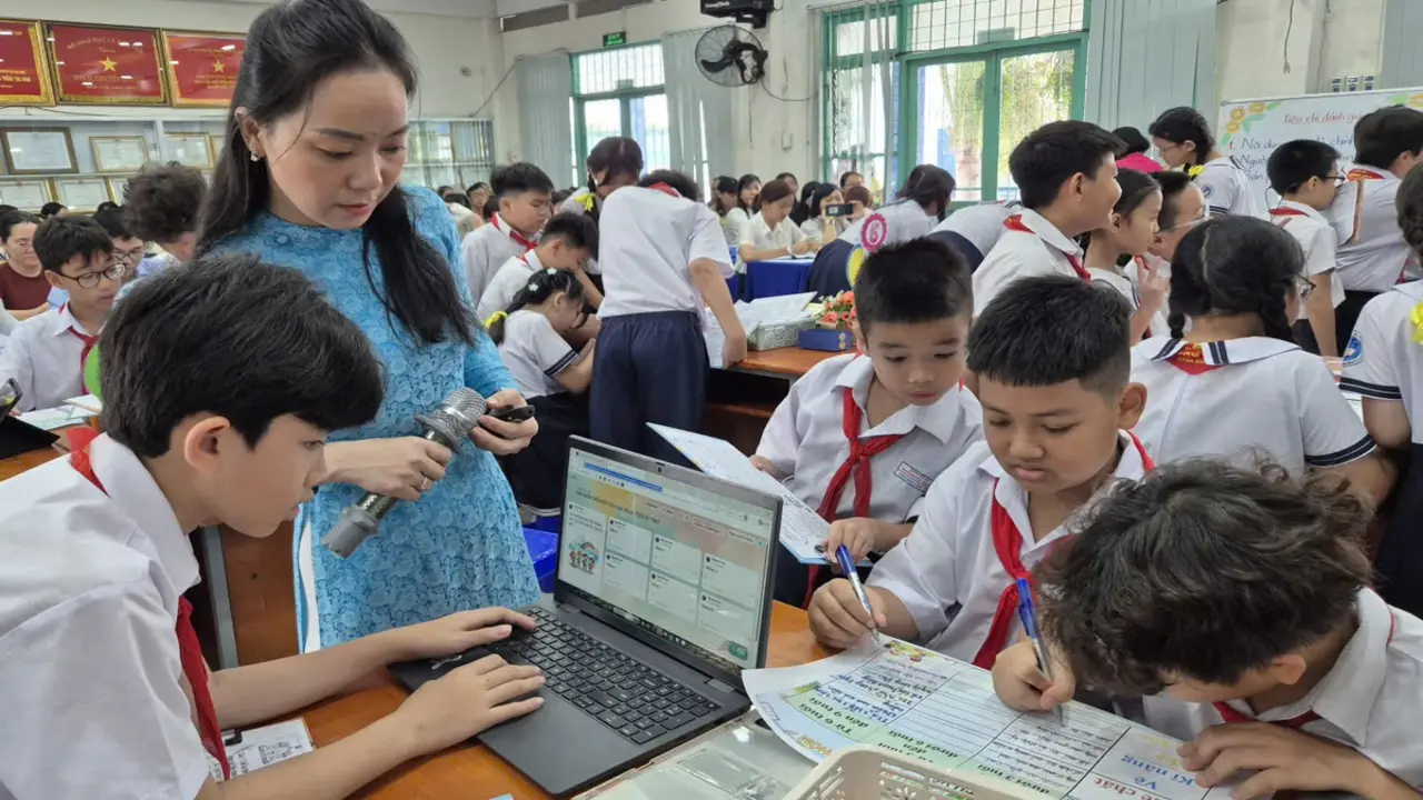 Giáo viên ứng dụng AI trong dạy học nhưng học sinh không biết sử dụng công nghệ thì sao?