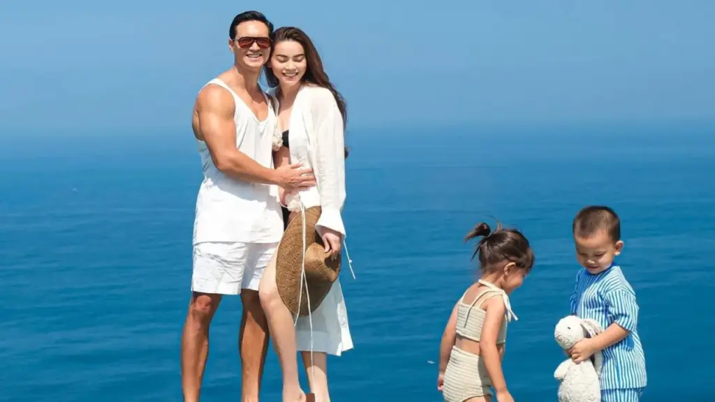 Gu mặc đồng điệu của gia đình Hồ Ngọc Hà