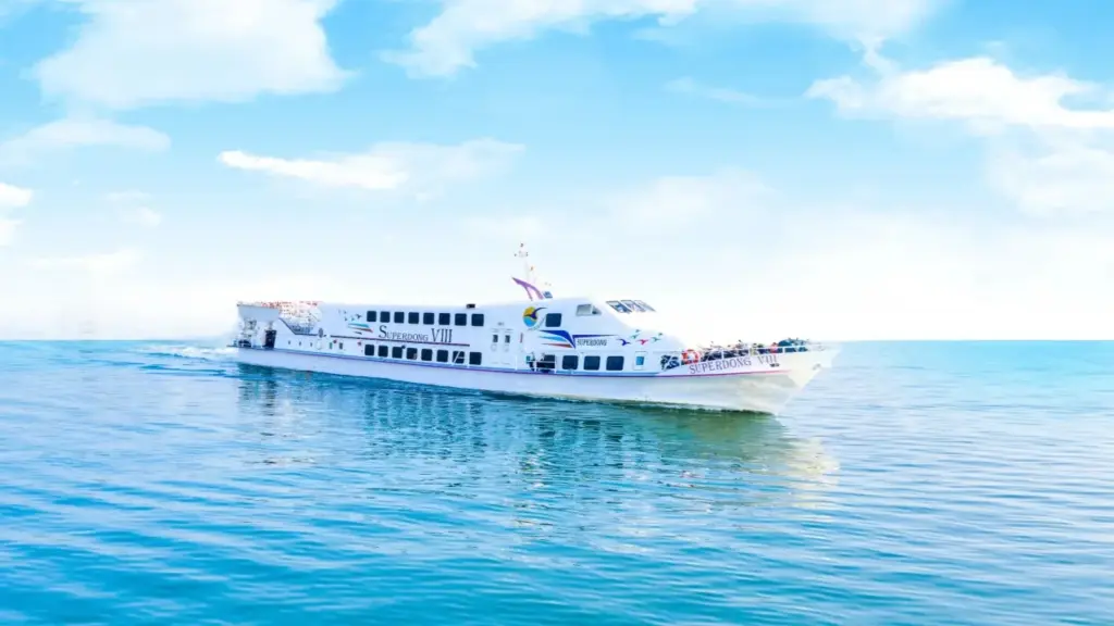 Hãng tàu cao tốc ra Phú Quốc lãi gấp rưỡi dù giá dầu lên cao