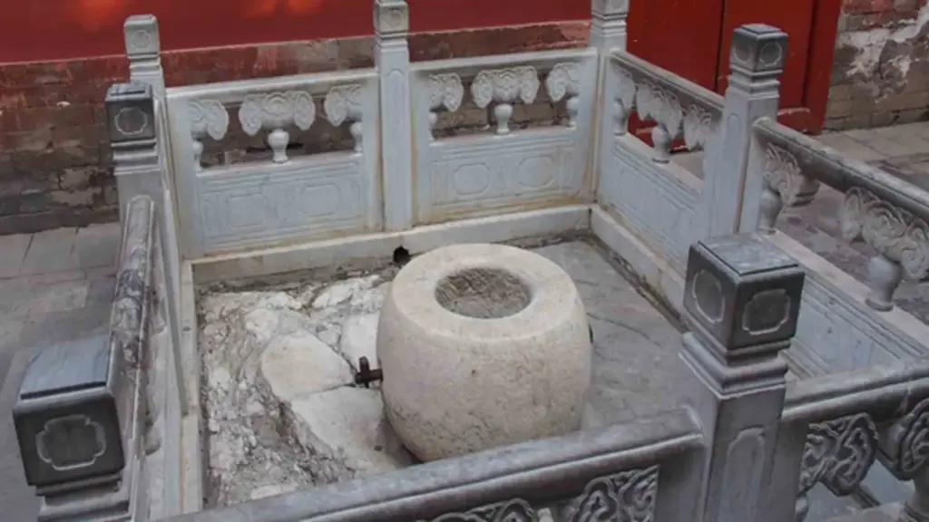 Hé lộ bí ẩn Tử Cấm Thành có 72 giếng nước nhưng hàng trăm năm không ai dám uống 1 giọt
