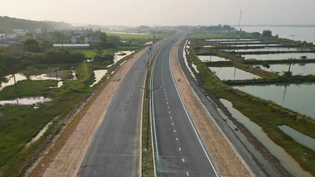Hình hài tuyến đường ven biển Thuận An trước ngày thông xe
