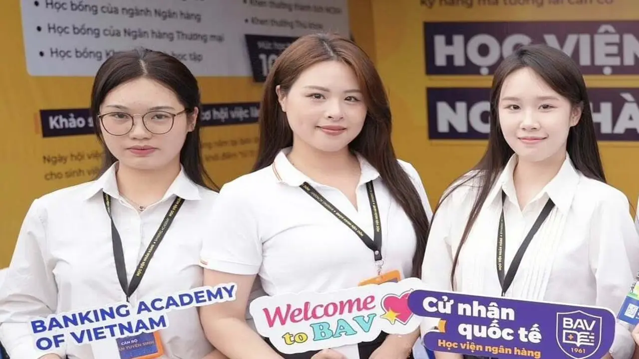 Học viện Ngân hàng xét học bạ trở lại