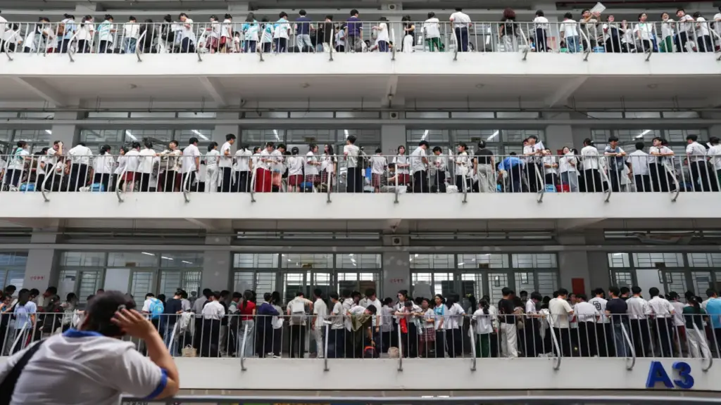 Hơn 137.000 thí sinh bắt đầu cuộc đua vào đại học lớn nhất phía Nam