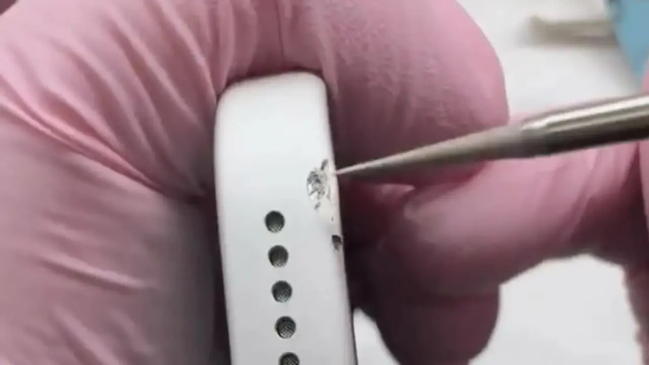 iPhone 17 Pro dễ trầy xước, thợ Trung Quốc 'hô biến' như mới