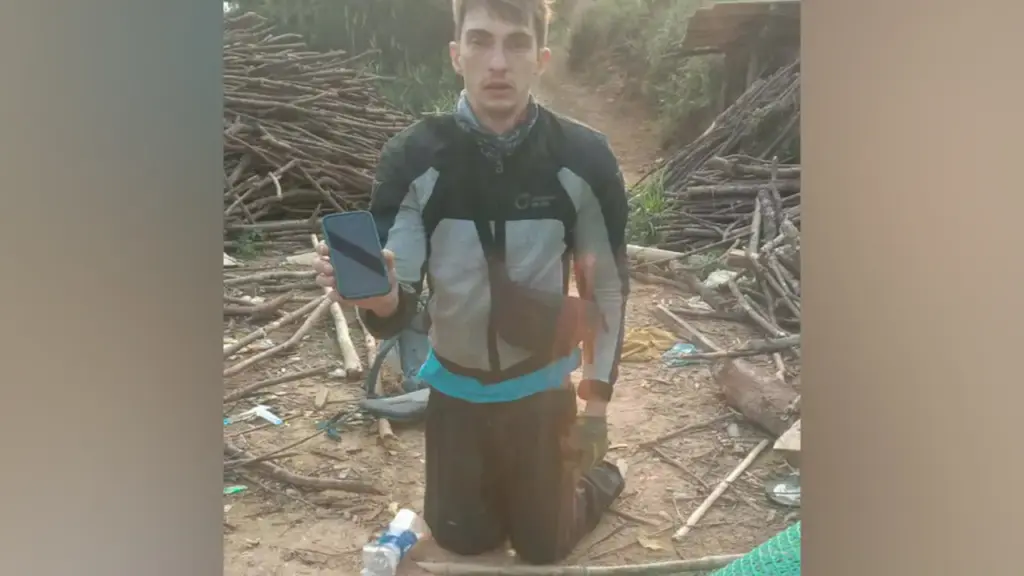 Khách Tây quỳ xin cứu giúp khi lạc trong rừng Lạng Sơn