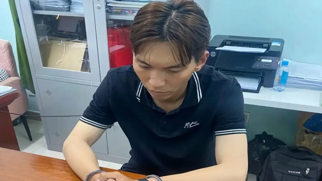 Khởi tố thanh niên trộm đồng hồ Rolex của bạn gái ở TPHCM