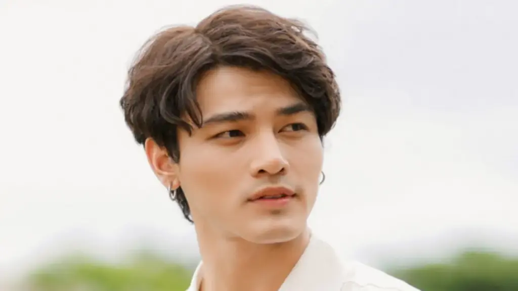 Khương Lê - cầu thủ bóng rổ thành mỹ nam màn ảnh