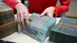 Lãi suất liên ngân hàng biến động mạnh trong 3 tháng đầu năm