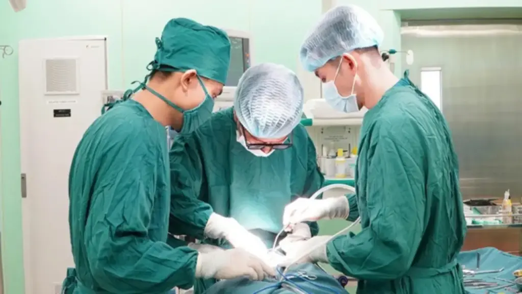 Lần đầu tiên phẫu thuật lấy sỏi tuyến dưới hàm tại Bệnh viện đa khoa Vũng Tàu