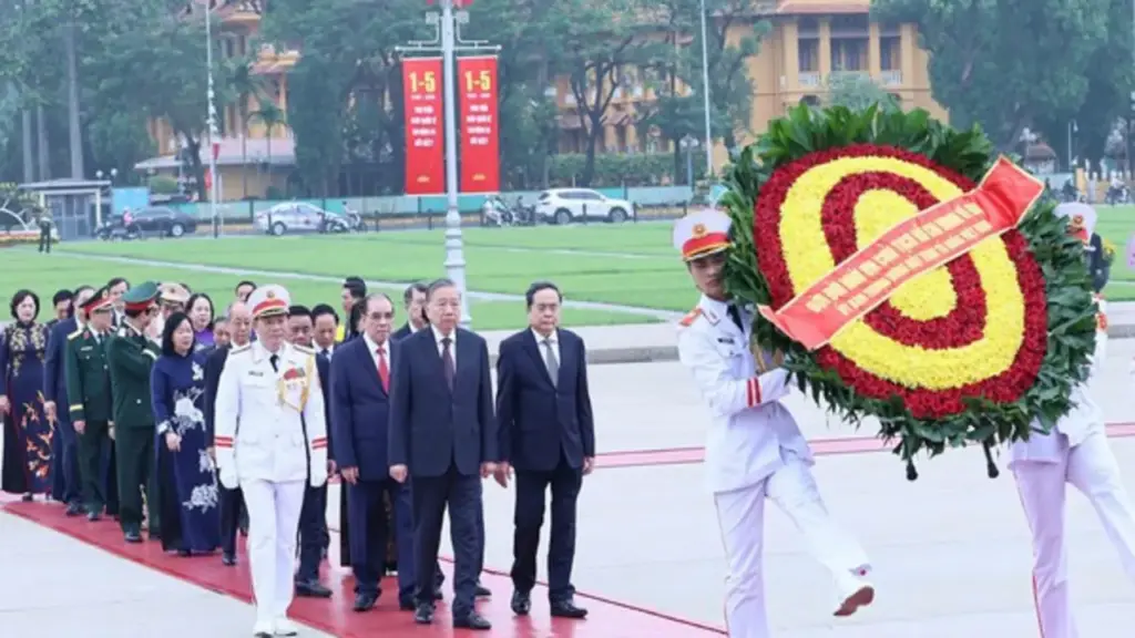 Lãnh đạo Đảng, Nhà nước vào Lăng viếng Chủ tịch Hồ Chí Minh