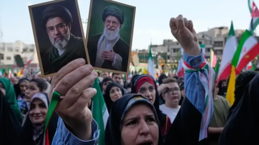 Lãnh tụ tối cao Iran ra tuyên bố thách thức Mỹ
