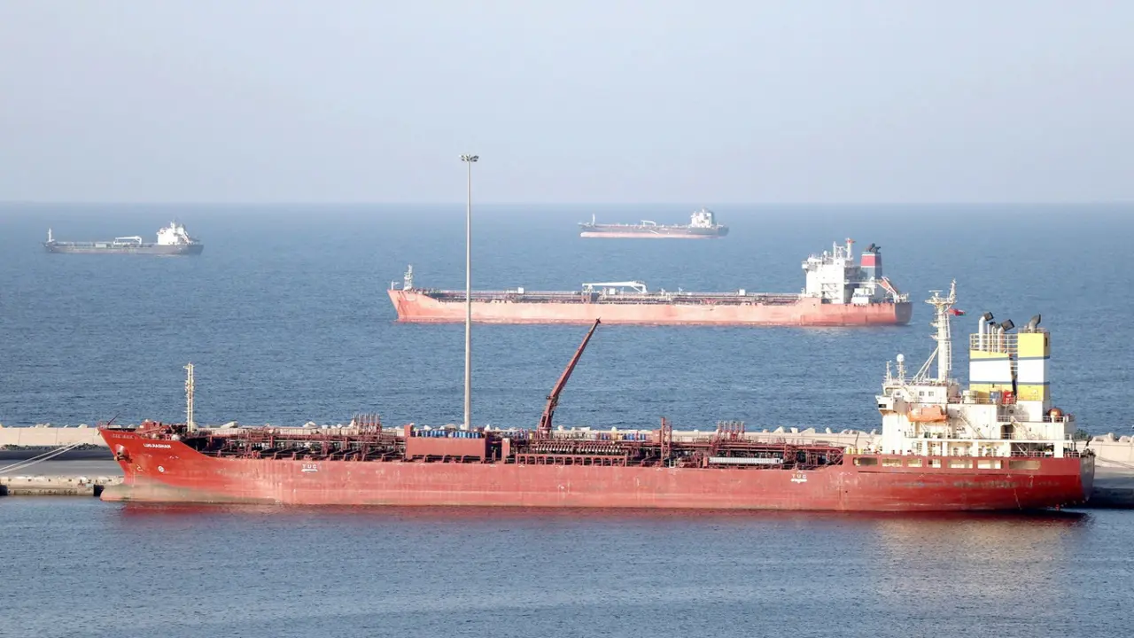 Liên minh 40 nước có mở được Hormuz?
