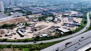 Loạt bãi xe container gây tắc nghẽn đường Võ Chí Công: Các phường đang xử lý dứt điểm vi phạm