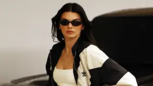 Mặc quần thể thao không nhàm chán với 6 công thức sành điệu