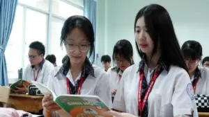 Miễn phí sách giáo khoa: Không nhất thiết áp dụng đại trà cho tất cả học sinh