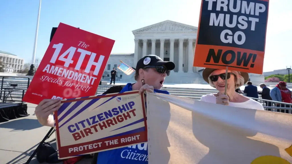 Nghịch lý trong cuộc chiến xóa luật 'sinh ở Mỹ là công dân Mỹ'