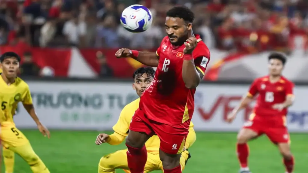 Người hâm mộ ngợi khen Xuân Son với 'khả năng không chiến là vũ khí bí mật giúp VN tạo nên bất ngờ'