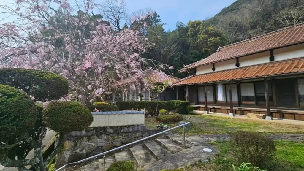 Người nước ngoài tìm mua nhà hoang ở Nhật