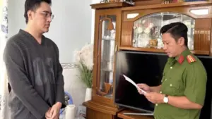 Nhân viên ngân hàng lừa đảo hơn 20 tỉ đồng bằng chiêu 'vay đáo hạn'