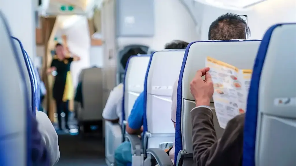 Những vị trí ghế trên máy bay nên tránh
