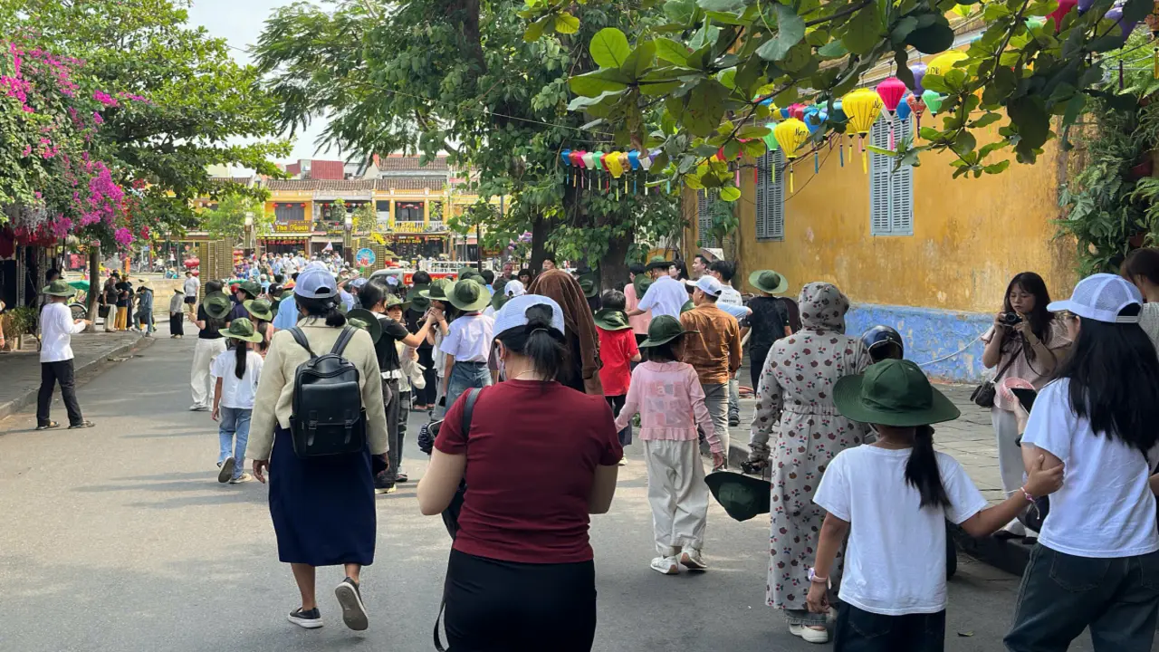 Nơi vắng khách, điểm 'cháy phòng' ngày đầu kỳ nghỉ Giỗ Tổ