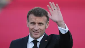 Ông Macron: Dùng vũ lực để mở eo biển Hormuz là 'phi thực tế'