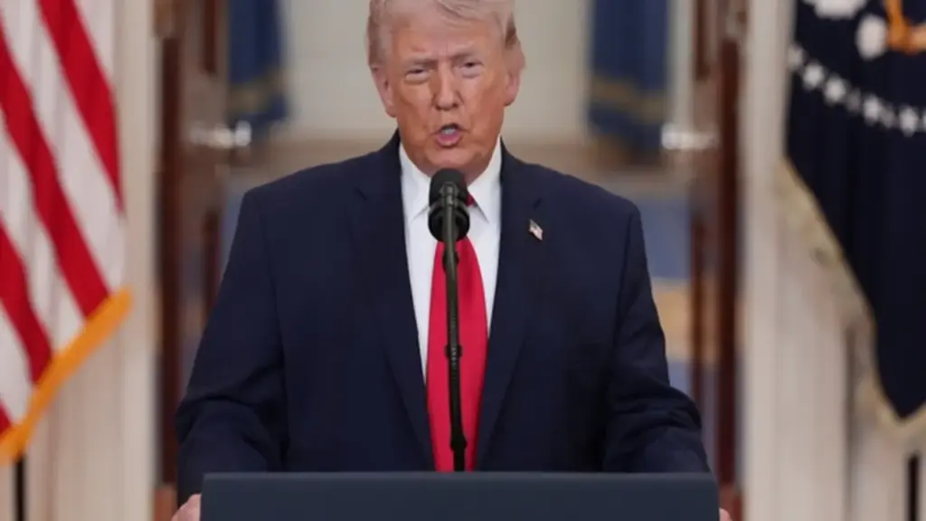 Ông Trump: Mỹ có thể mở eo biển Hormuz nếu có thêm thời gian