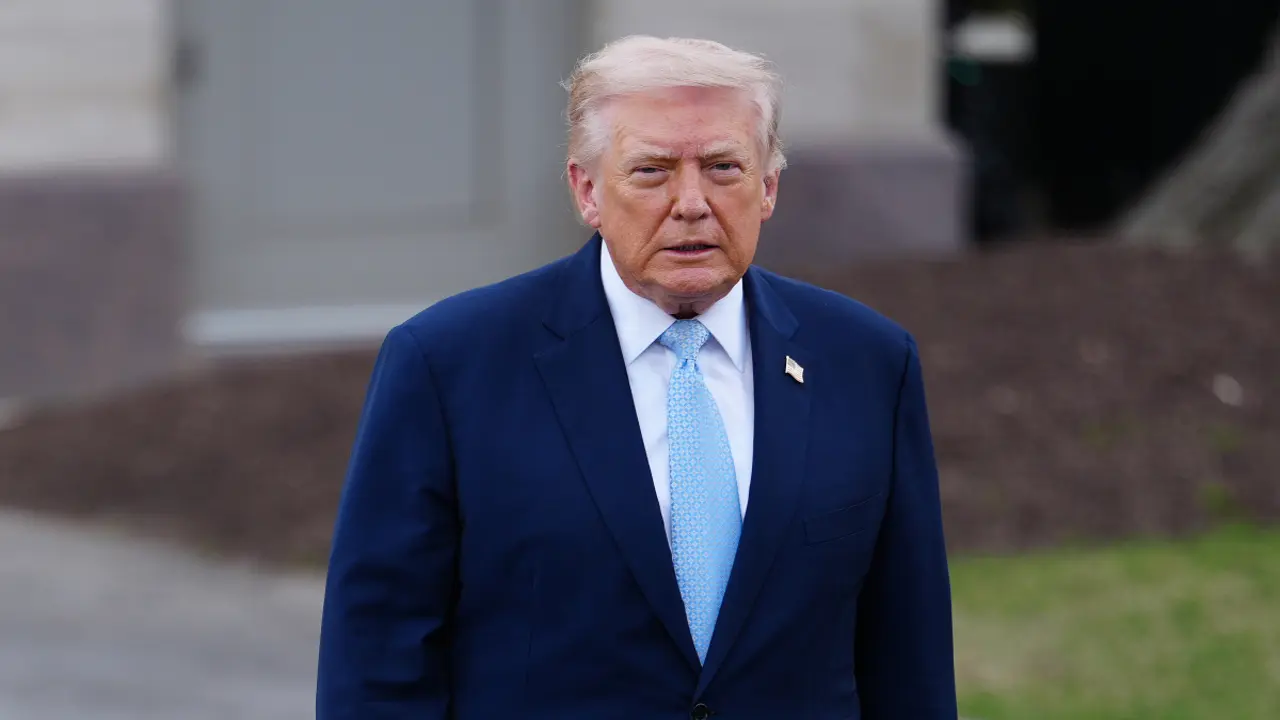 Ông Trump sắp 'cập nhật tin quan trọng' về Iran