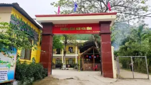 Phát hiện thịt có 'màu lạ', hơn 100 phụ huynh cho con nghỉ học