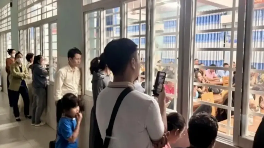 Phạt học sinh bằng kim tiêm: Giáo dục đang dạy con người hay đối tượng?