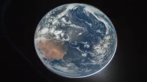 Phi hành đoàn Artemis II gửi ảnh Trái đất huyền ảo từ 160.000km