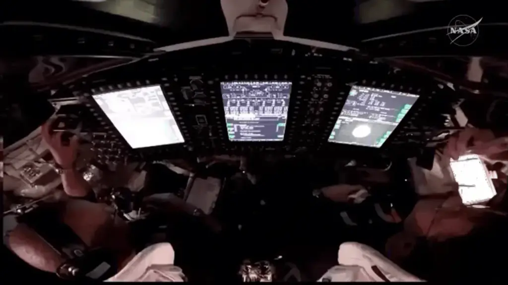 Phi hành gia Artemis II mang iPhone vào vũ trụ