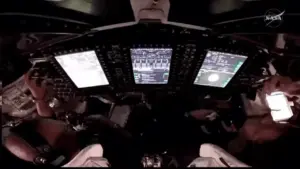 Phi hành gia Artemis II mang iPhone vào vũ trụ