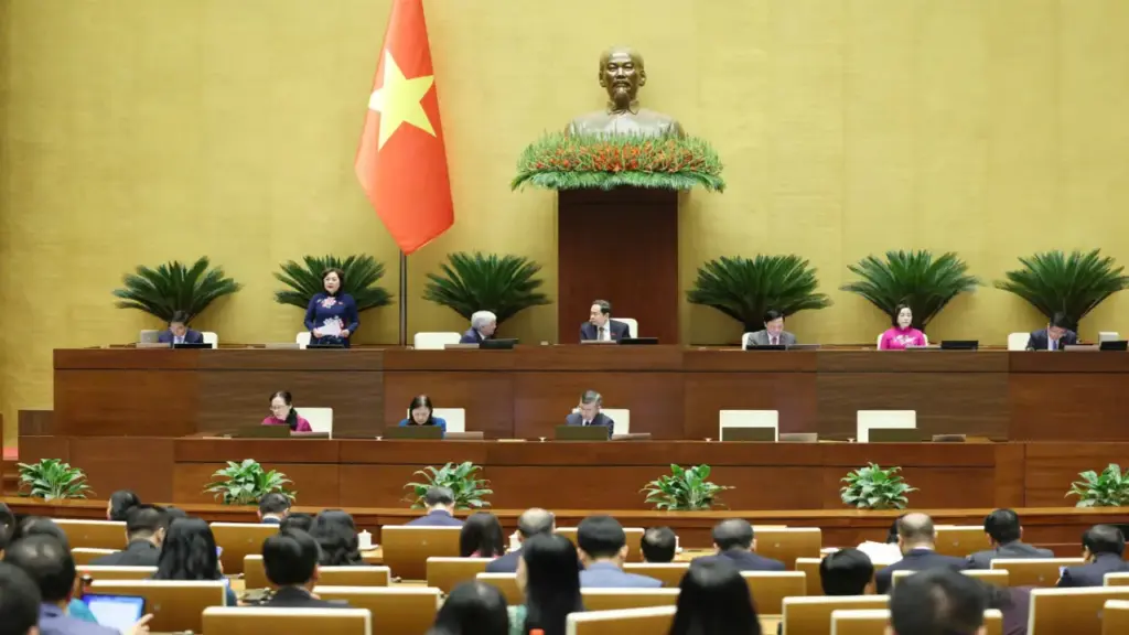 Quốc hội chốt bỏ ngưỡng chịu thuế 500 triệu đồng với hộ kinh doanh