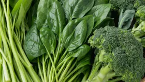 Rau muống, cải bó xôi và bông cải xanh: Loại nào bổ dưỡng hơn?