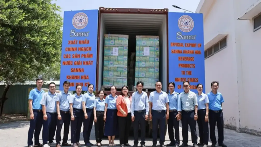 Sanna Khánh Hòa lần đầu xuất khẩu nước giải khát sang Mỹ