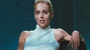 Sharon Stone thừa nhận trả giá đắt vì cảnh 'nóng' trong 'Bản năng gốc'